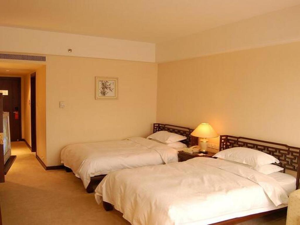 Zhangjiagang Jiangnan Garden Hotel Exterior photo